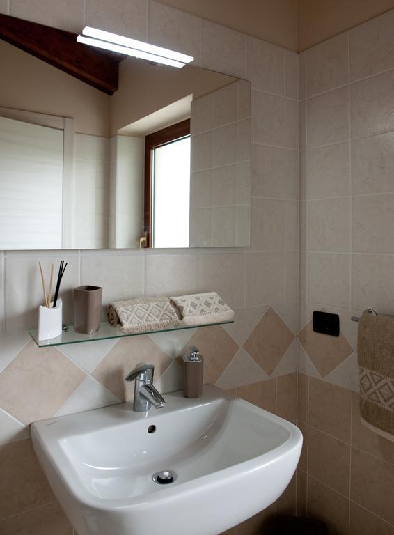 Al Borgo Alloggi Desenzano del Garda Habitación foto